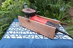 屋外, 座る, 木, テーブル が含まれている画像
自動的に生成された説明