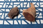 フェンス, 座る, 建物, 茶色 が含まれている画像
自動的に生成された説明